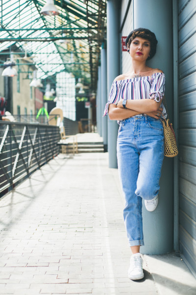 Street look en jean mum