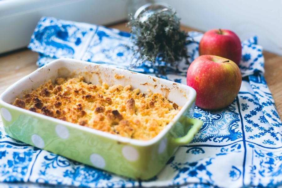 Recette de crumble reine-claude, pommes et thym